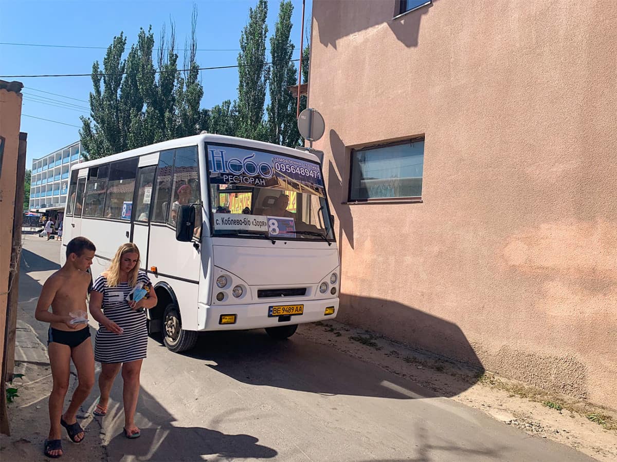 По курорту Коблево можно передвигаться на автобусе