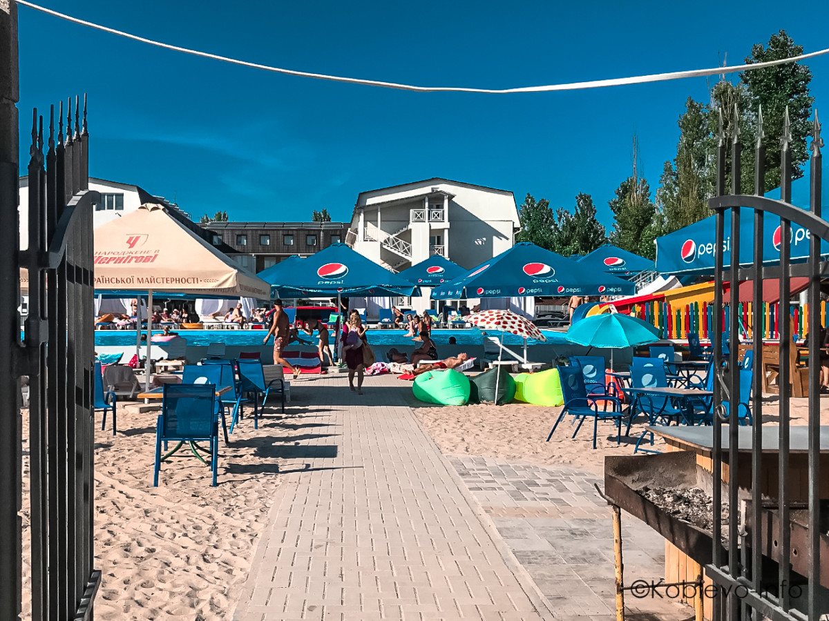Пляжный отель в Коблево с бассейном фото