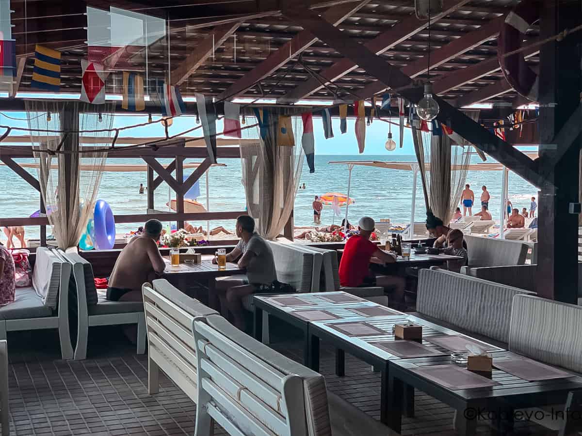 Маяк ресторан на пляже в Коблево