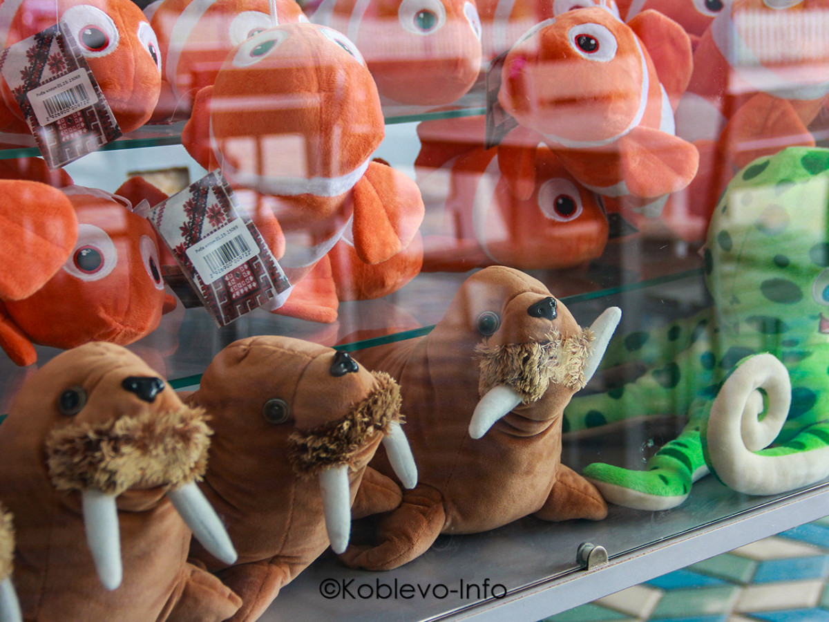 В дельфинарии можно приобрести игрушку в Коблево