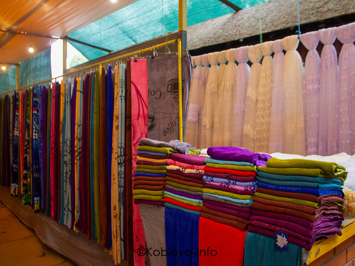 Рынок одежды в Коблево