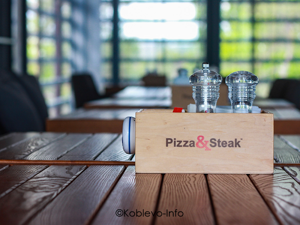 Сеть ресторанов Pizza & Steak в Коблево н абазе отдыха Ракета. Фото заведения