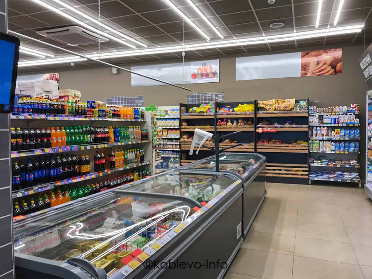 Торговый зал в супермаркете Копейка в Коблево