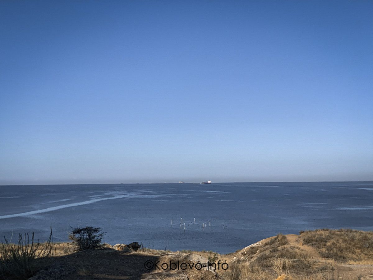 Фото моря с острова Березань