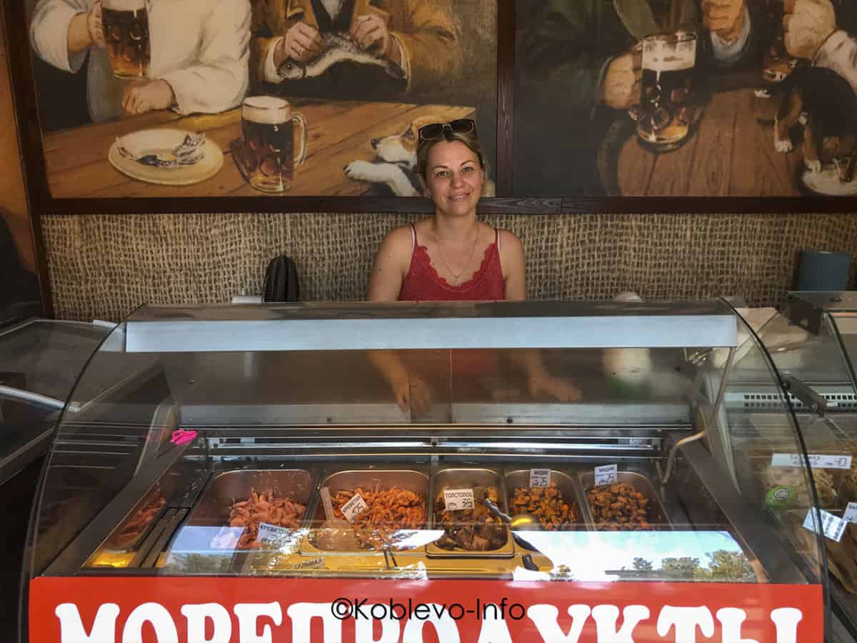 Ассортимент морепродуктов в магазине Пивная гавань в Коблево