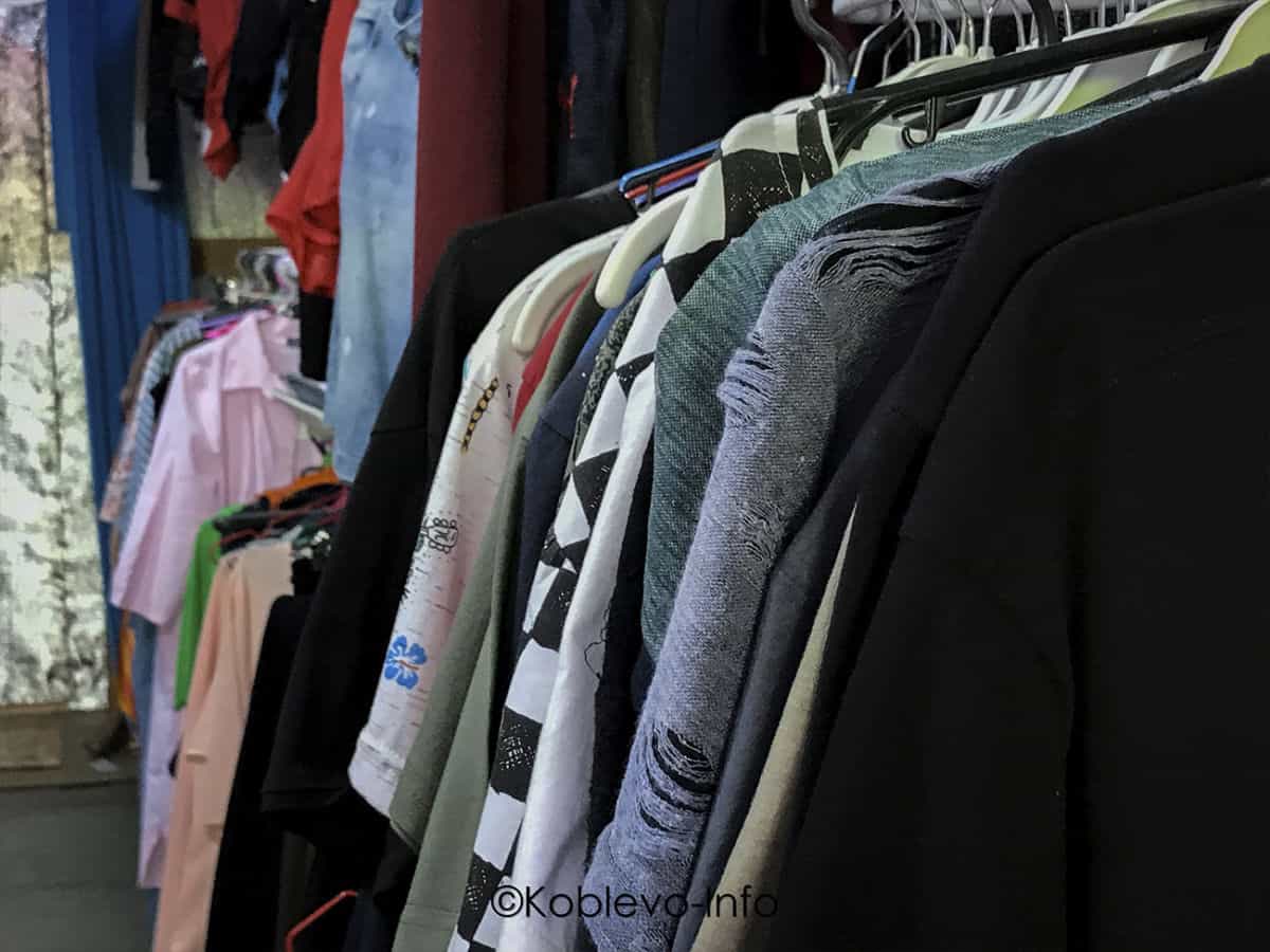 Магазин одежды и аксессуаров на Фестивальной аллее в центре Коблево