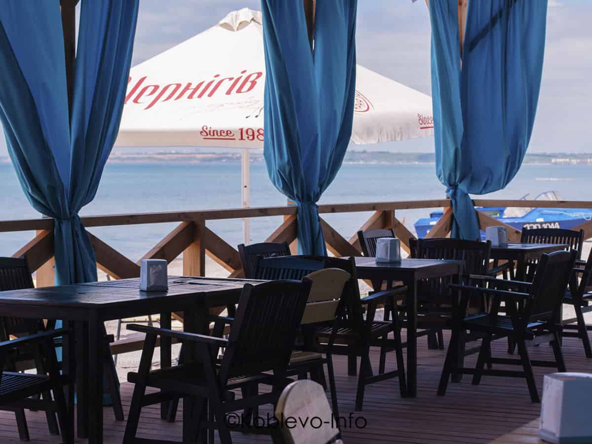 Ресторан на берегу моря в Коблево