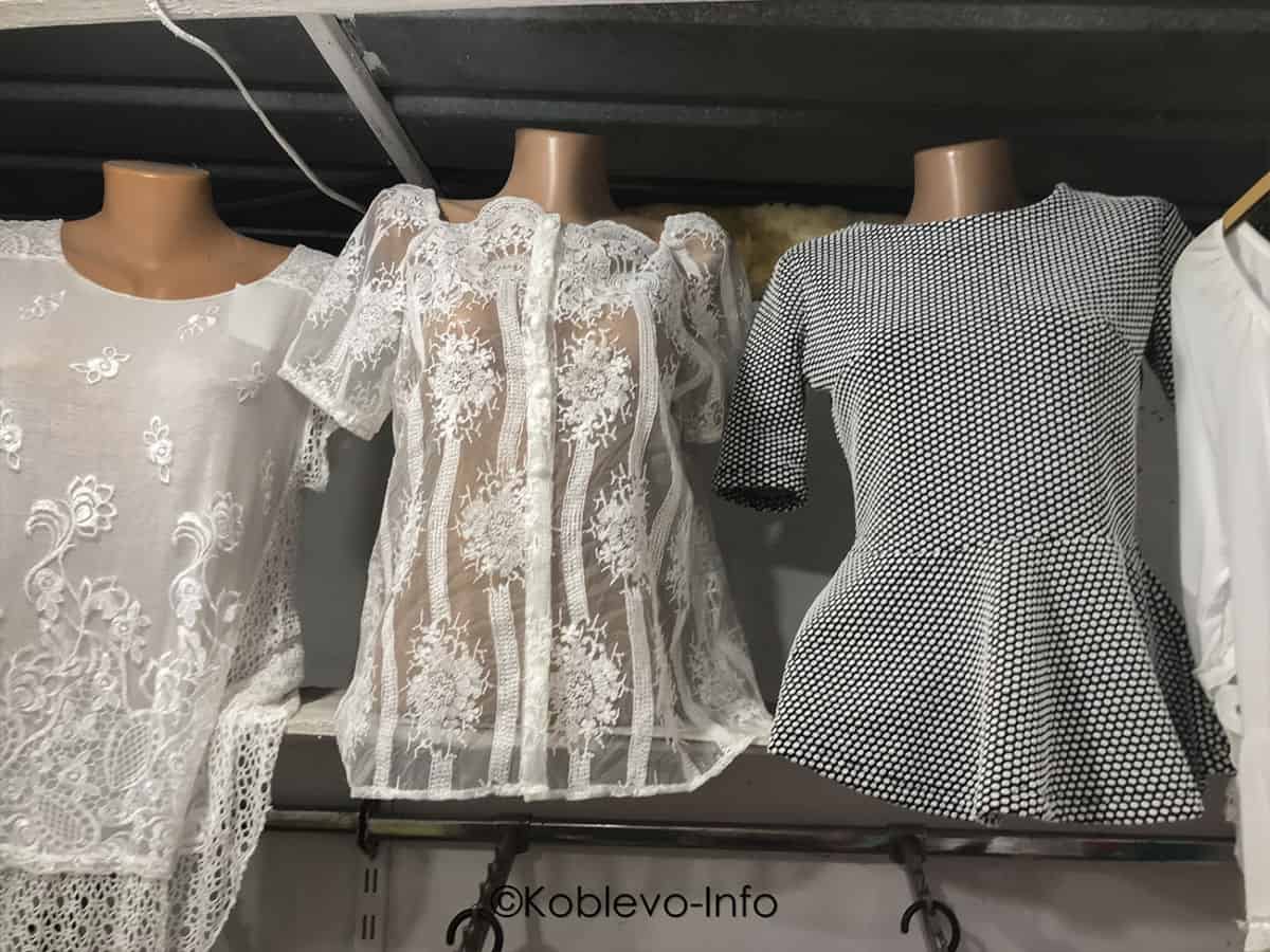 Цены в магазине Женская одежда на рыночной аллее напротив клуба Brazil в Коблево