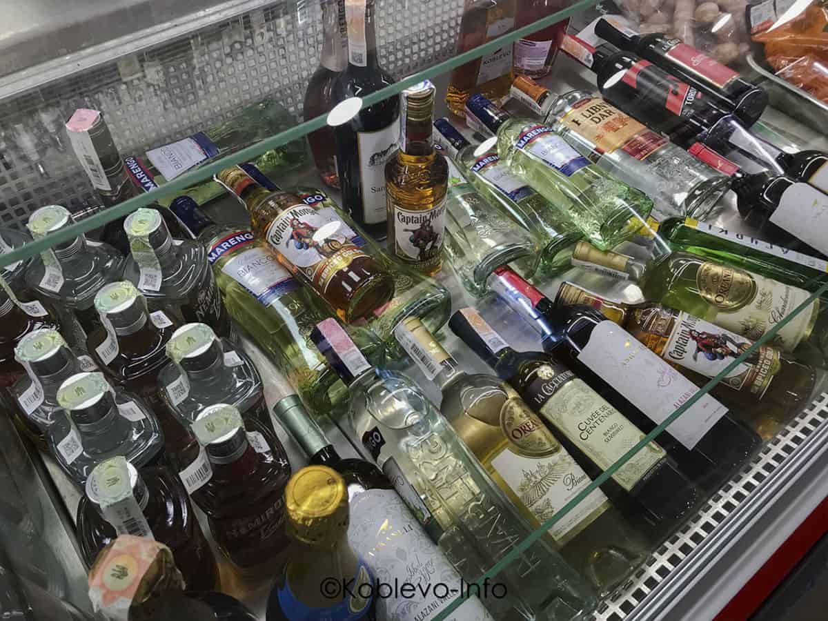 Алкоголь в супермаркете Мида в Коблево