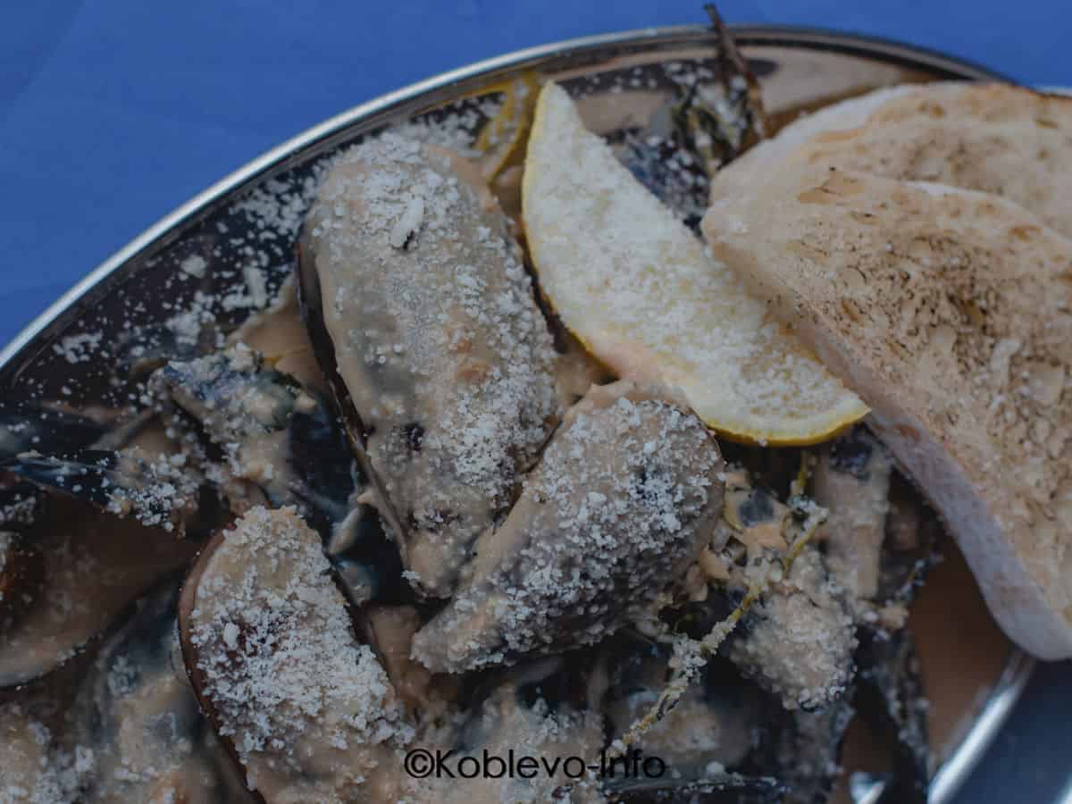 Блюда из морепродуктов с оригинальной подачей в Коблево