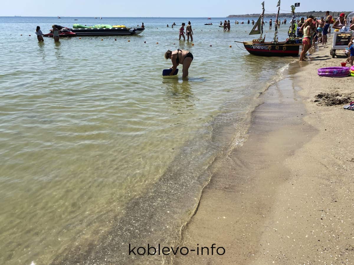 чистое черное море в Коблево сегодня 15.08.2021