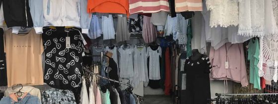 Большой выбор женской одежды в магазине возле клуба Бразил в Коблево
